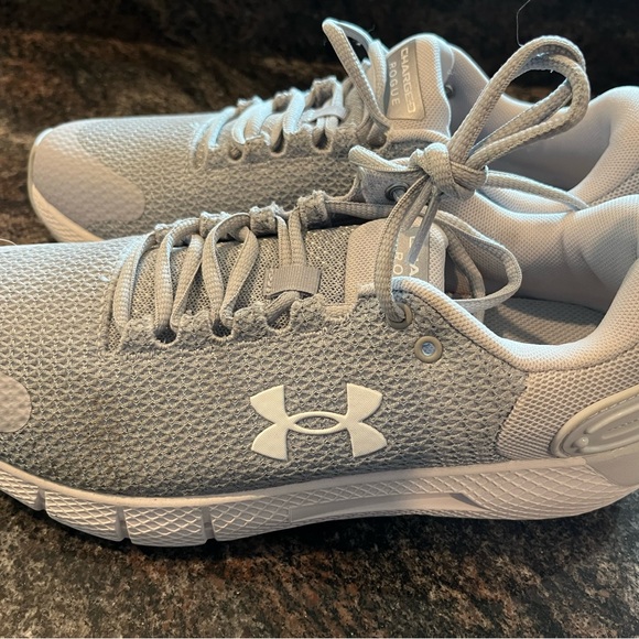 Under armour sneakers - Picture 1 of 1